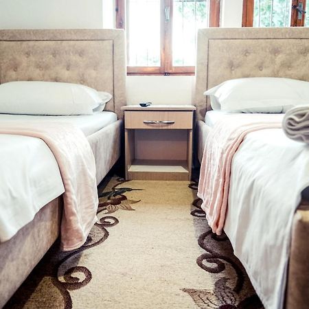 Gjirokastër Guesthouse Arber מראה חיצוני תמונה