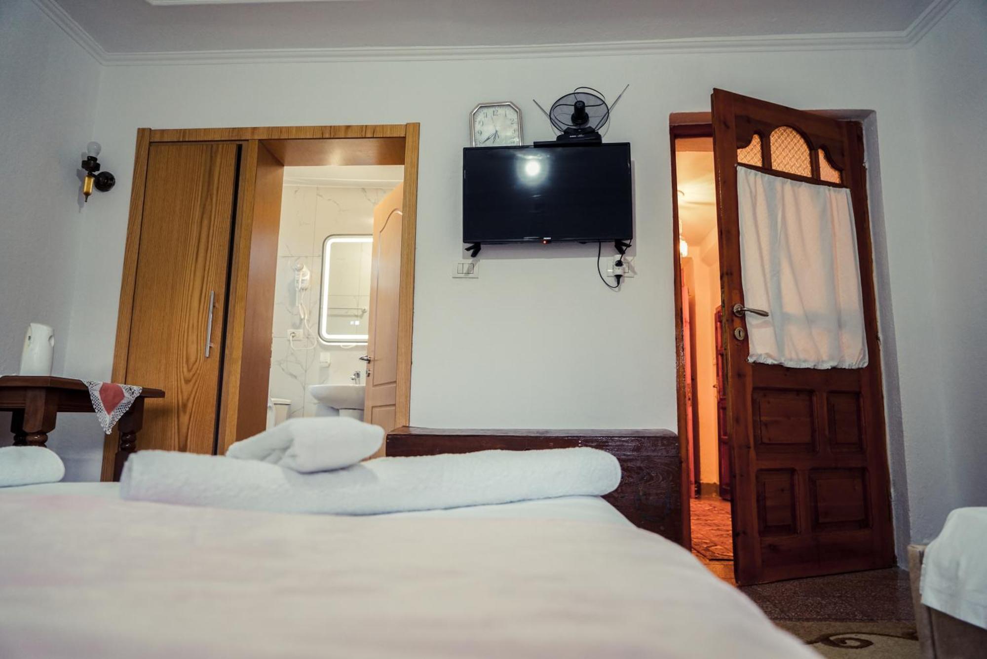 Gjirokastër Guesthouse Arber מראה חיצוני תמונה