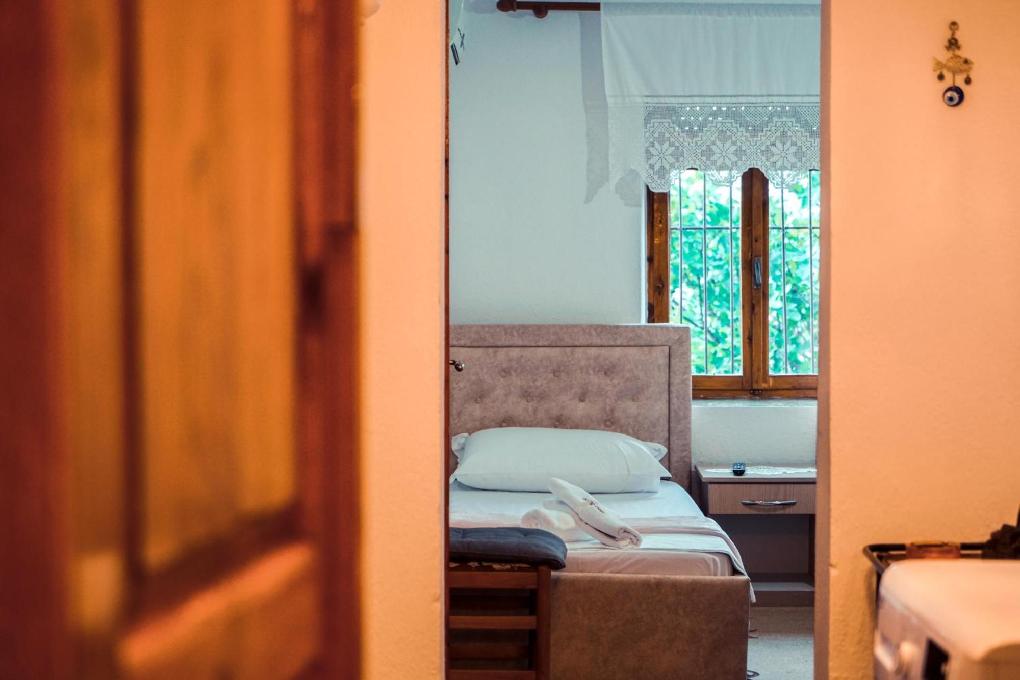 Gjirokastër Guesthouse Arber מראה חיצוני תמונה