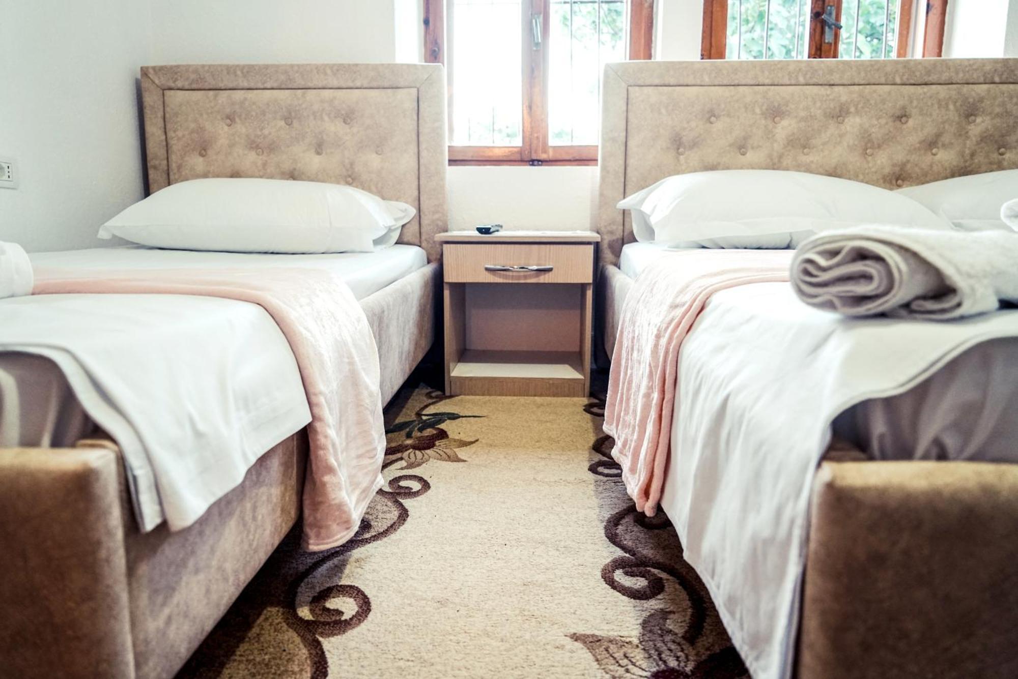 Gjirokastër Guesthouse Arber מראה חיצוני תמונה