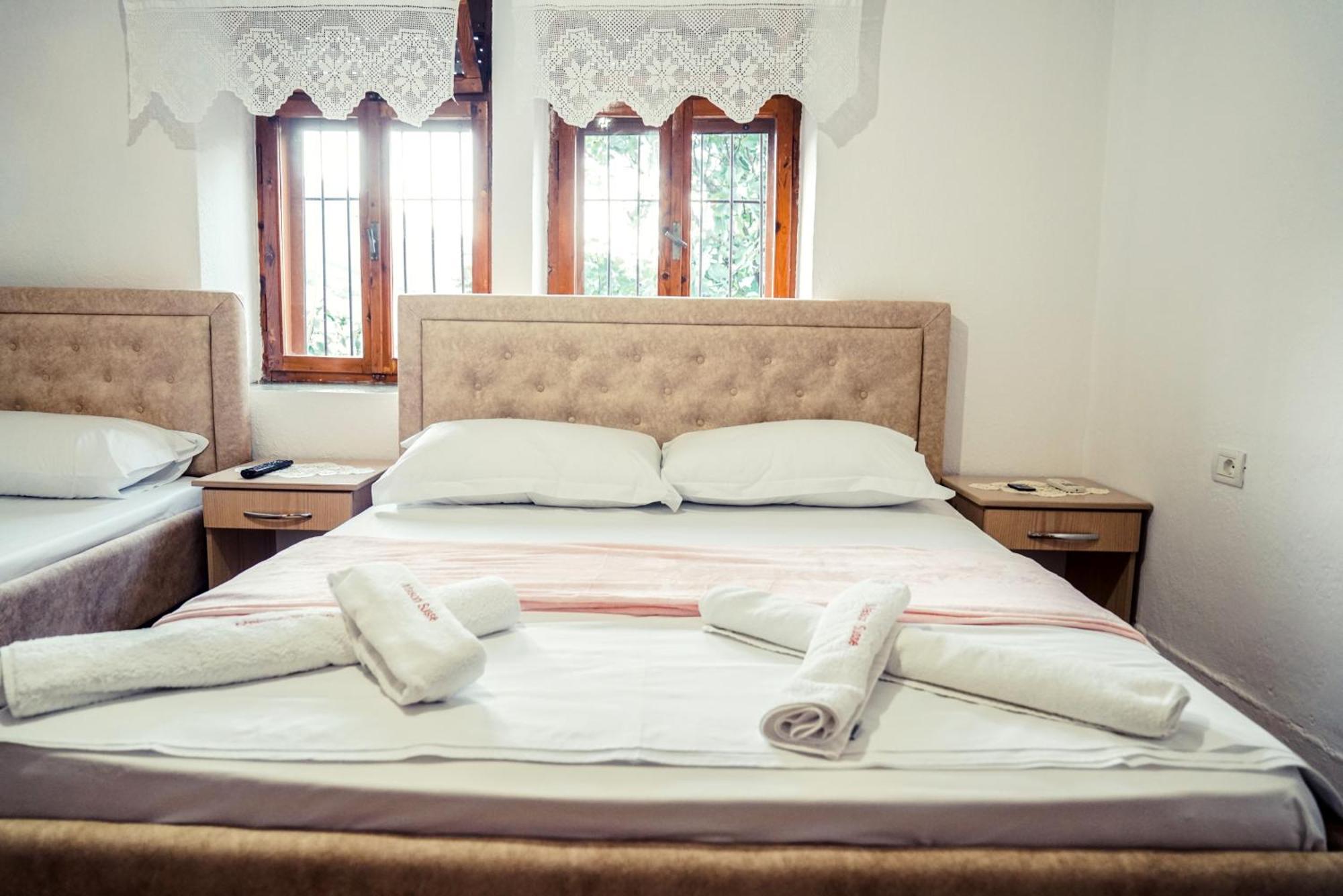 Gjirokastër Guesthouse Arber מראה חיצוני תמונה