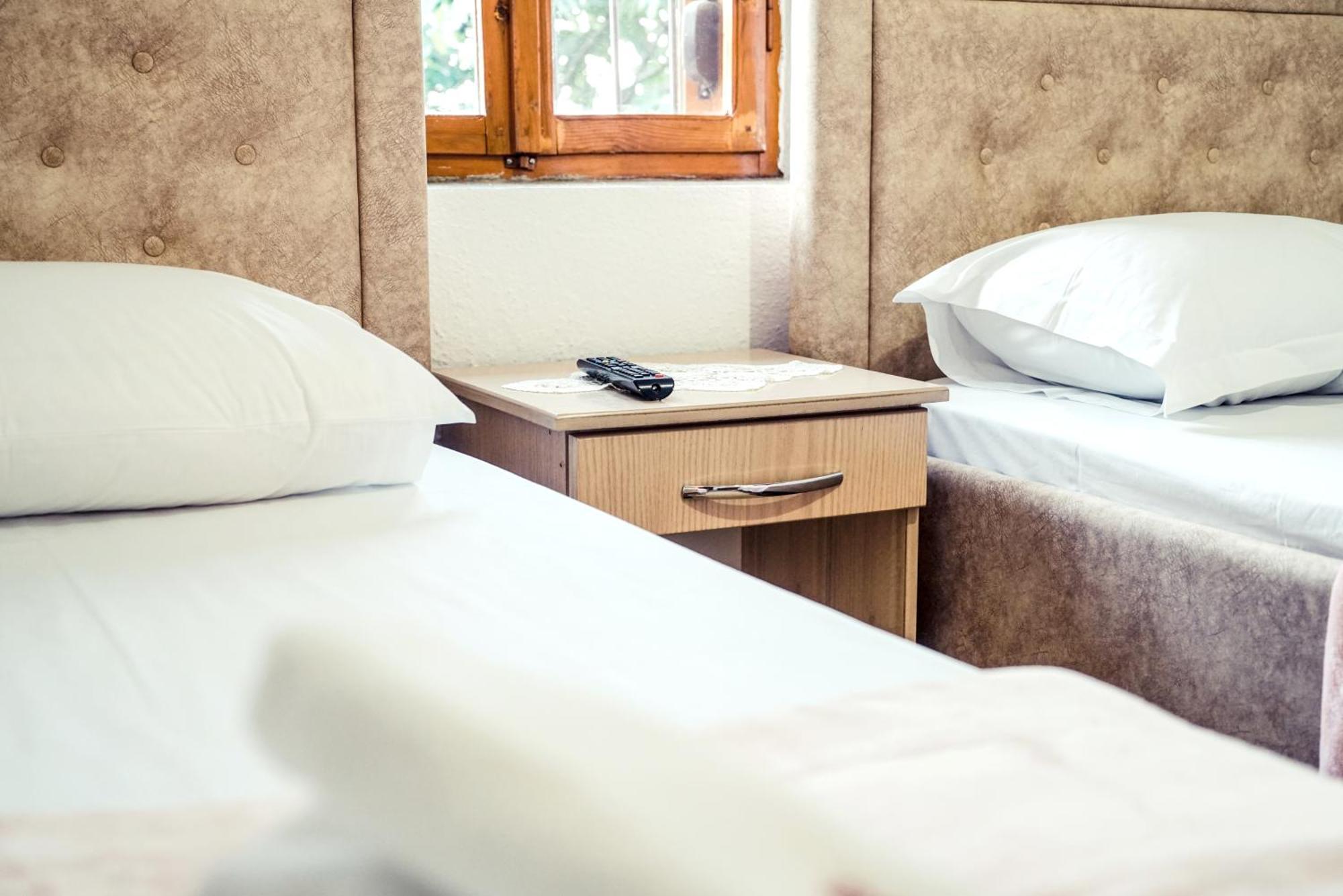 Gjirokastër Guesthouse Arber מראה חיצוני תמונה